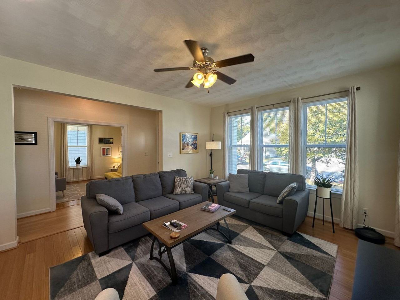 1275 W 27th St - Photo 4 of 26