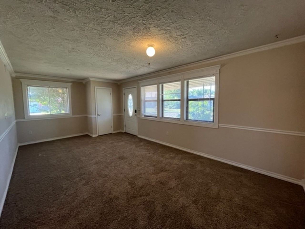 107 Ne 6th St - Photo 5 of 22