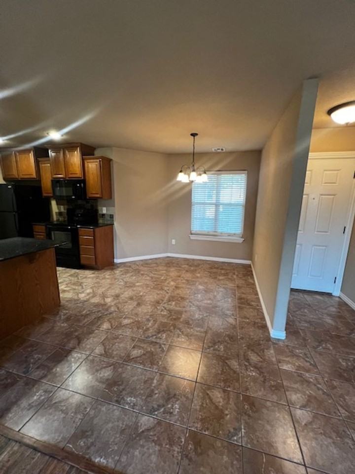 4111 W Mahogany Dr - Photo 3 of 14