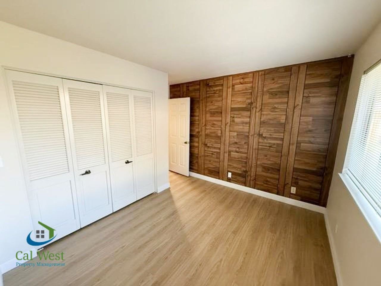 18350 Shadowbrook Way - Photo 4 of 9