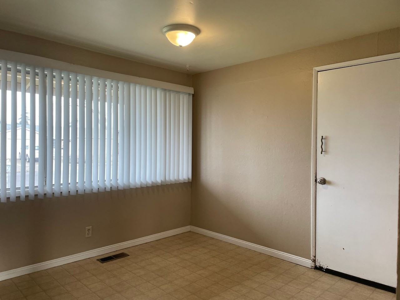 1426 Coquette St - Photo 6 of 18