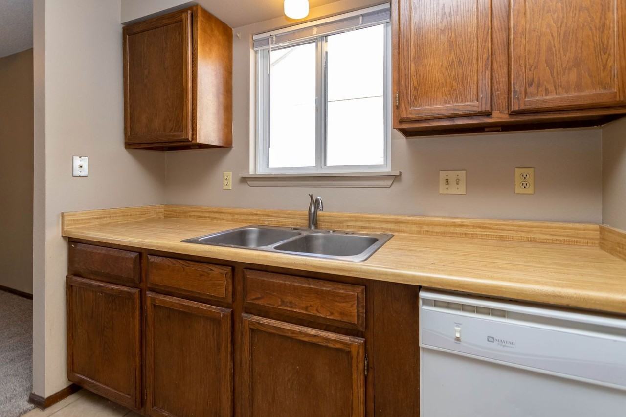 5421 Fiesta Ln - Photo 4 of 20