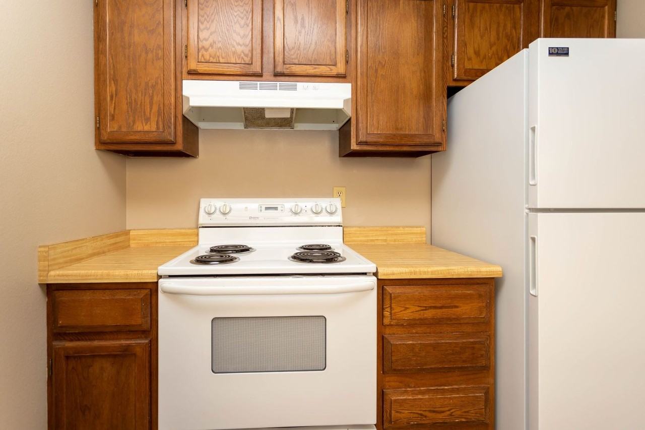 5421 Fiesta Ln - Photo 5 of 20