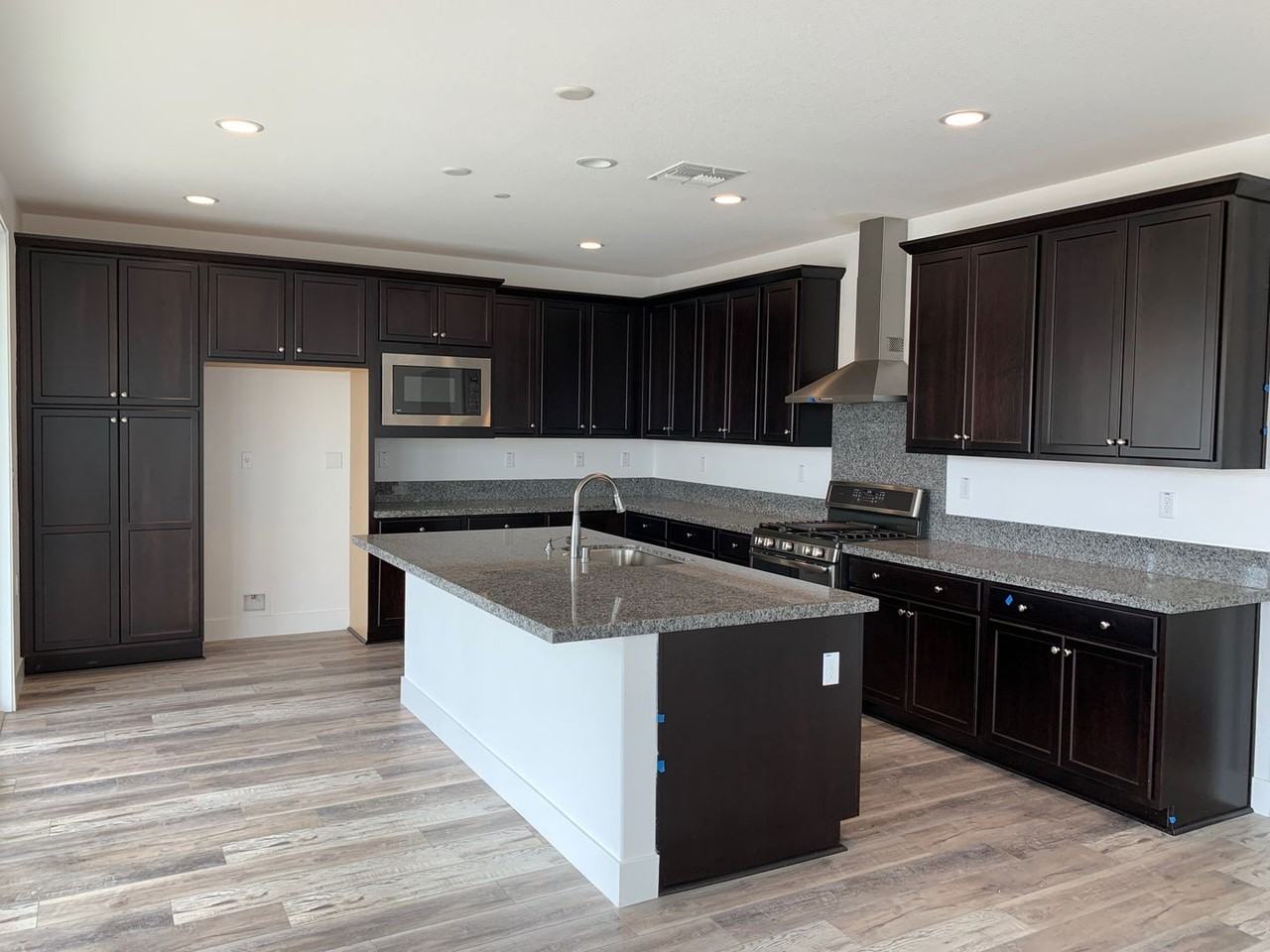 18434 Keswick Dr - Photo 5 of 31