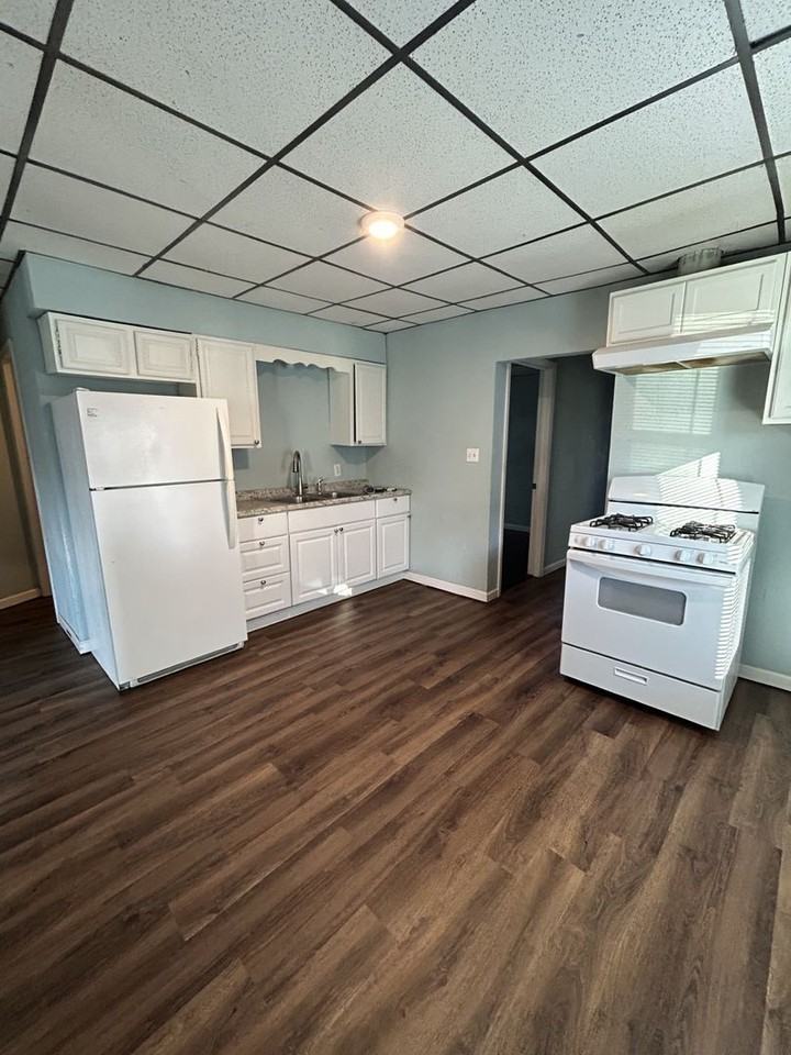 1506 N Joplin St - Photo 4 of 12