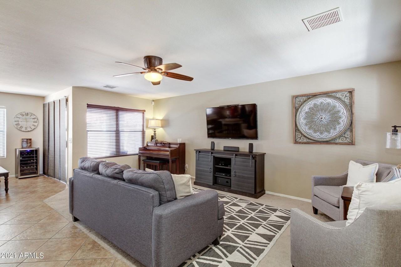 1554 S Danielson Way - Photo 2 of 27