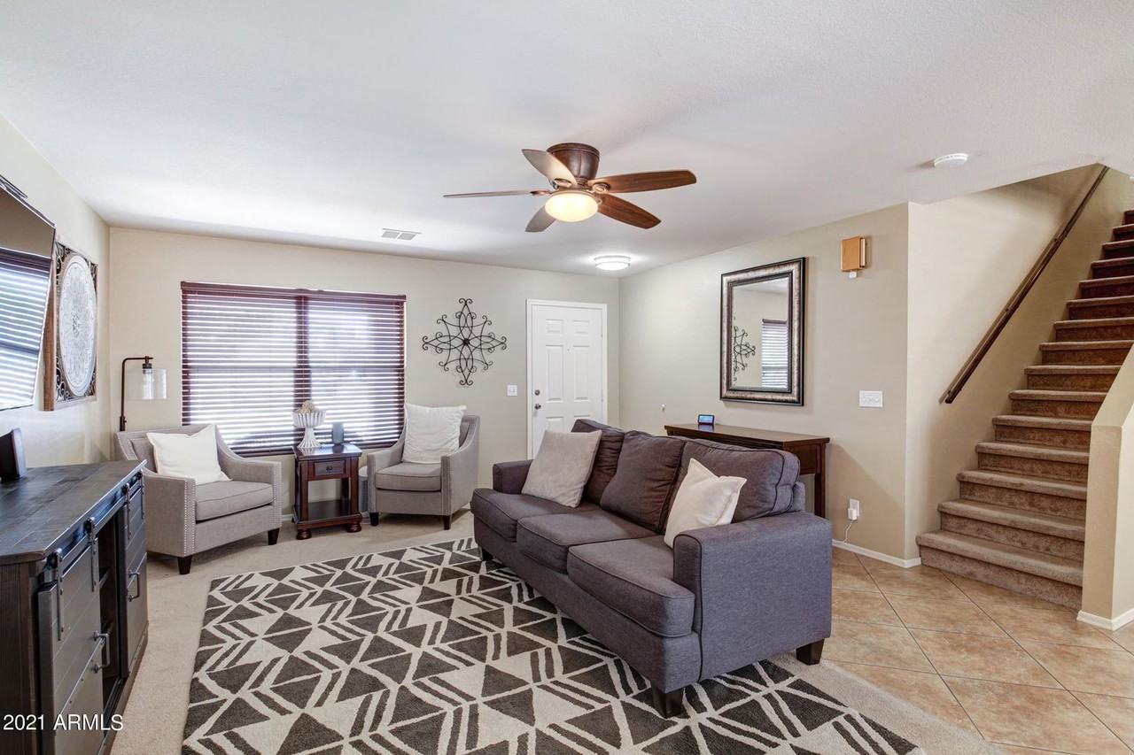 1554 S Danielson Way - Photo 4 of 27