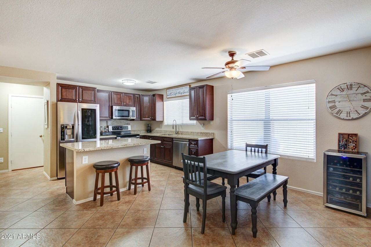 1554 S Danielson Way - Photo 6 of 27