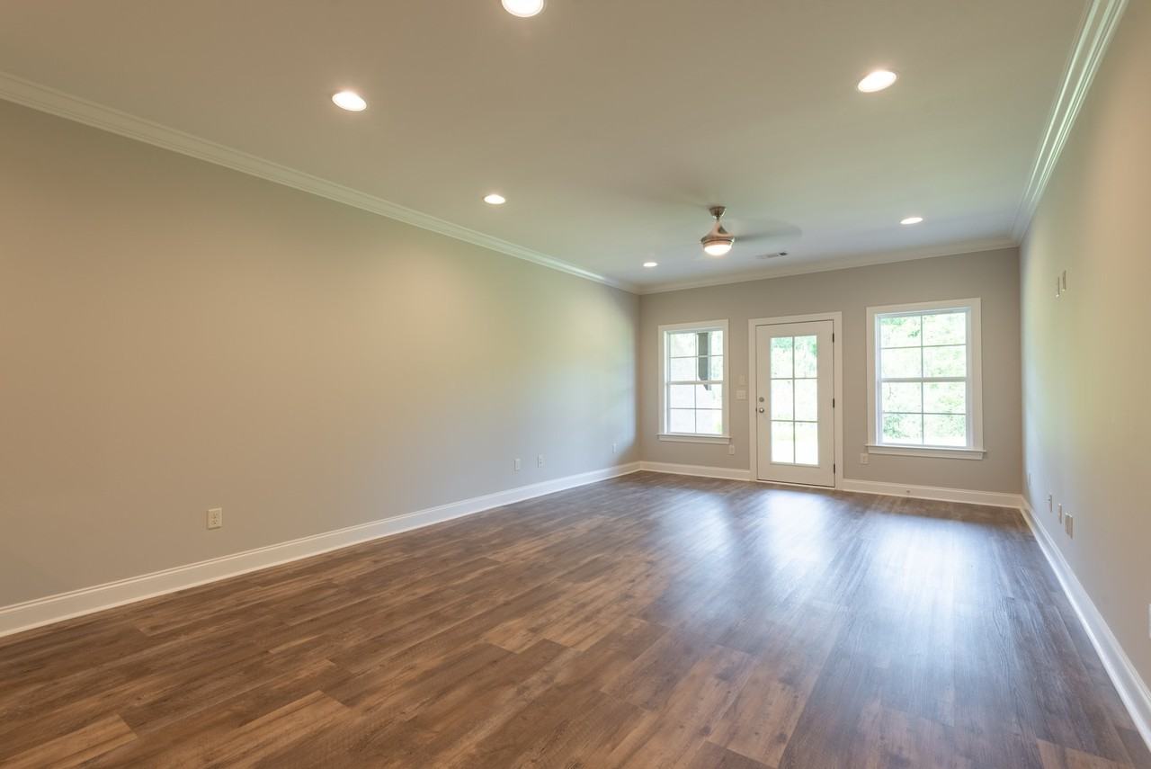 973 Pembroke Pl - Photo 6 of 18