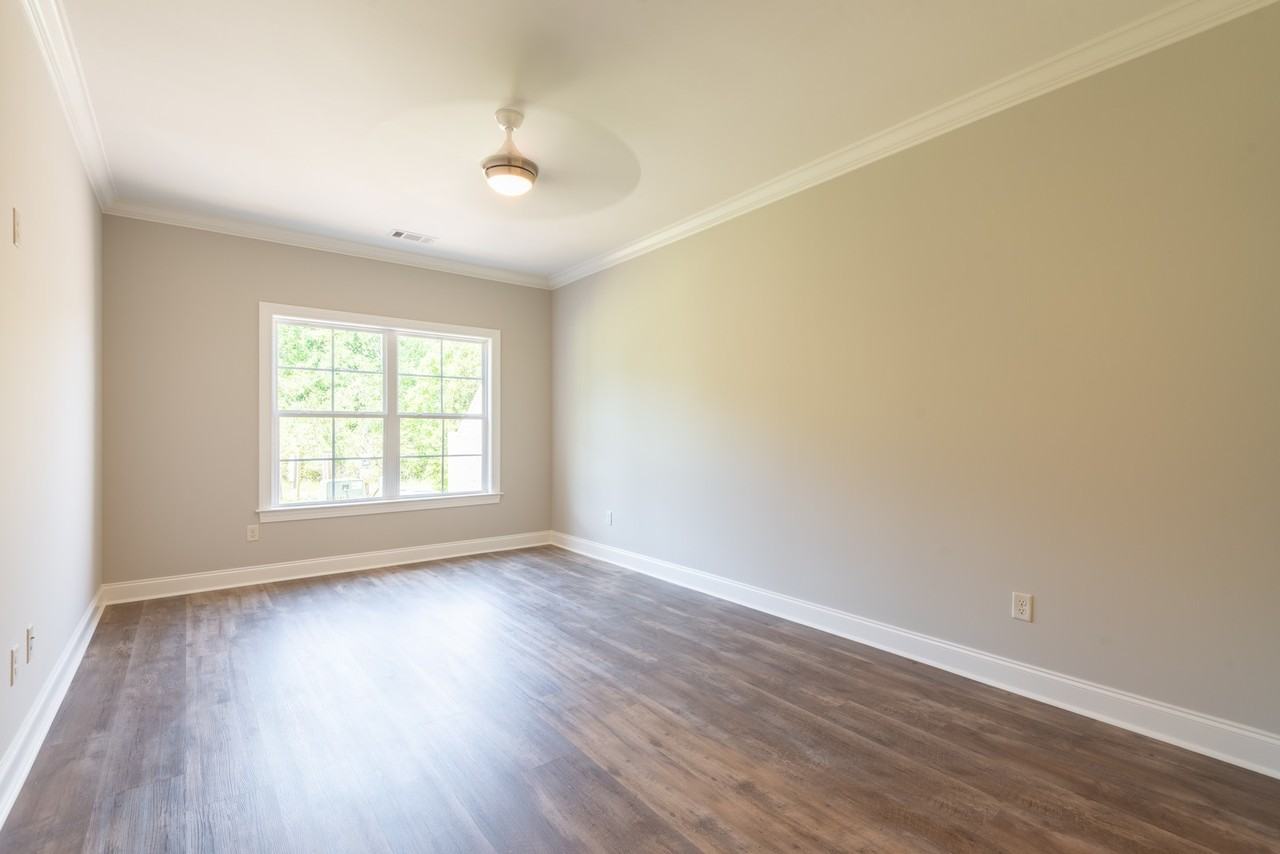 973 Pembroke Pl - Photo 7 of 18