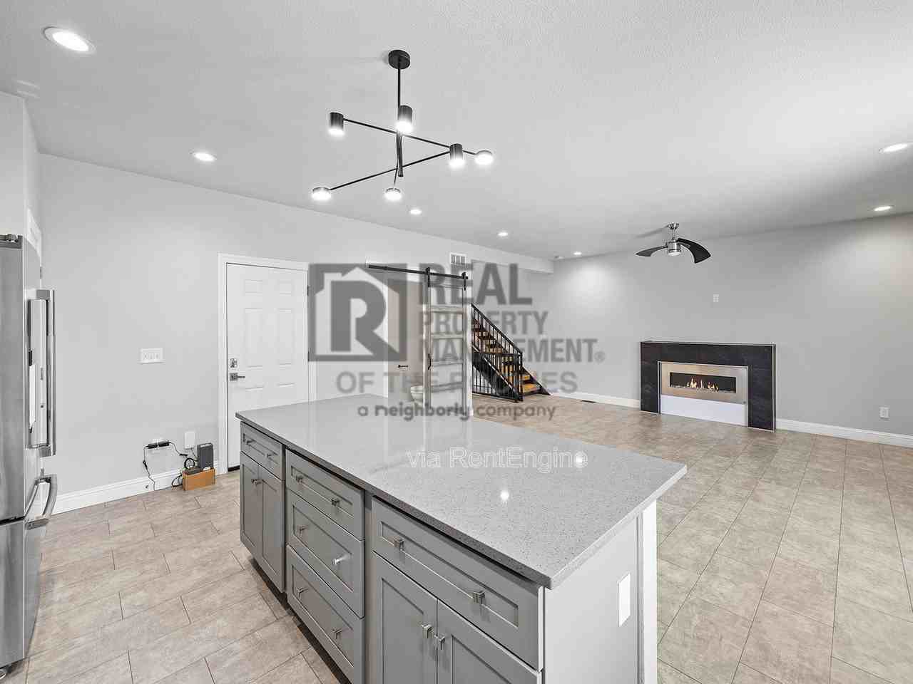 1504 60th Ave - Photo 4 of 21