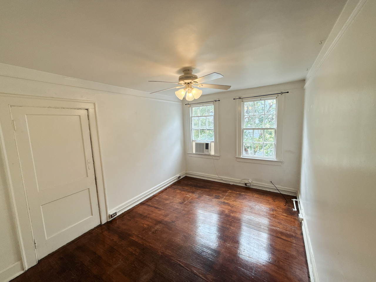 93 Tradd St - Photo 5 of 15