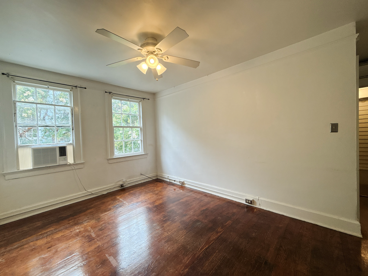 93 Tradd St - Photo 6 of 15