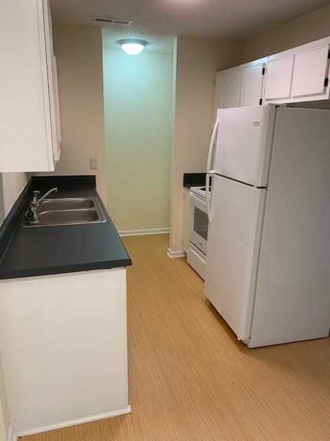 2004 Tower Pl #A - Photo 4 of 19