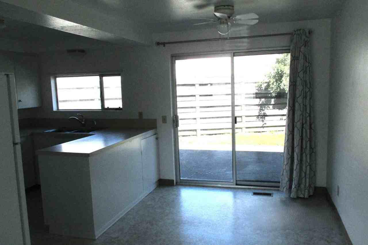 430 N Section St - Photo 4 of 11