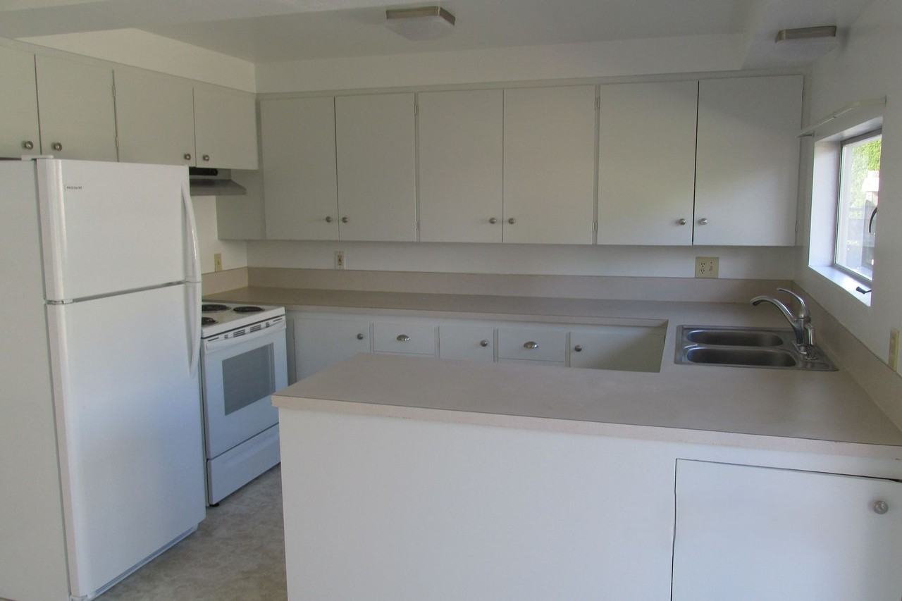 430 N Section St - Photo 5 of 11