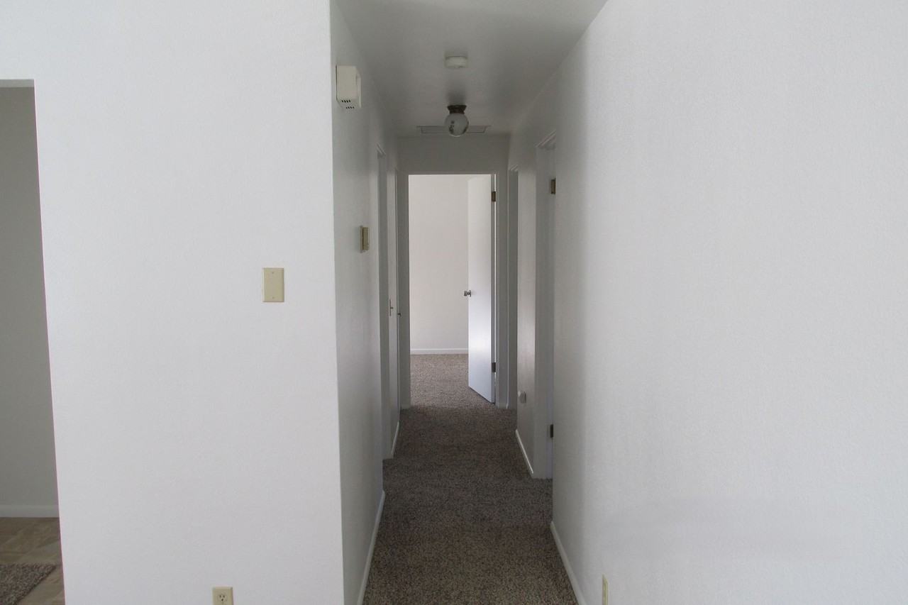 430 N Section St - Photo 7 of 11