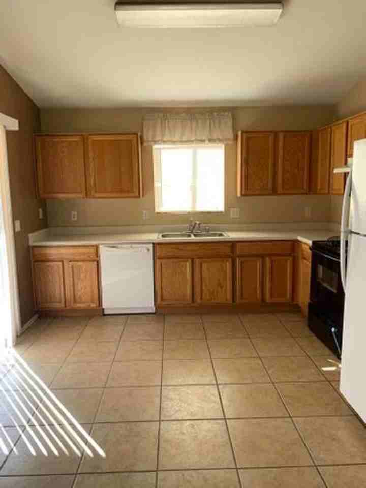 16431 N 113th Ave - Photo 3 of 5