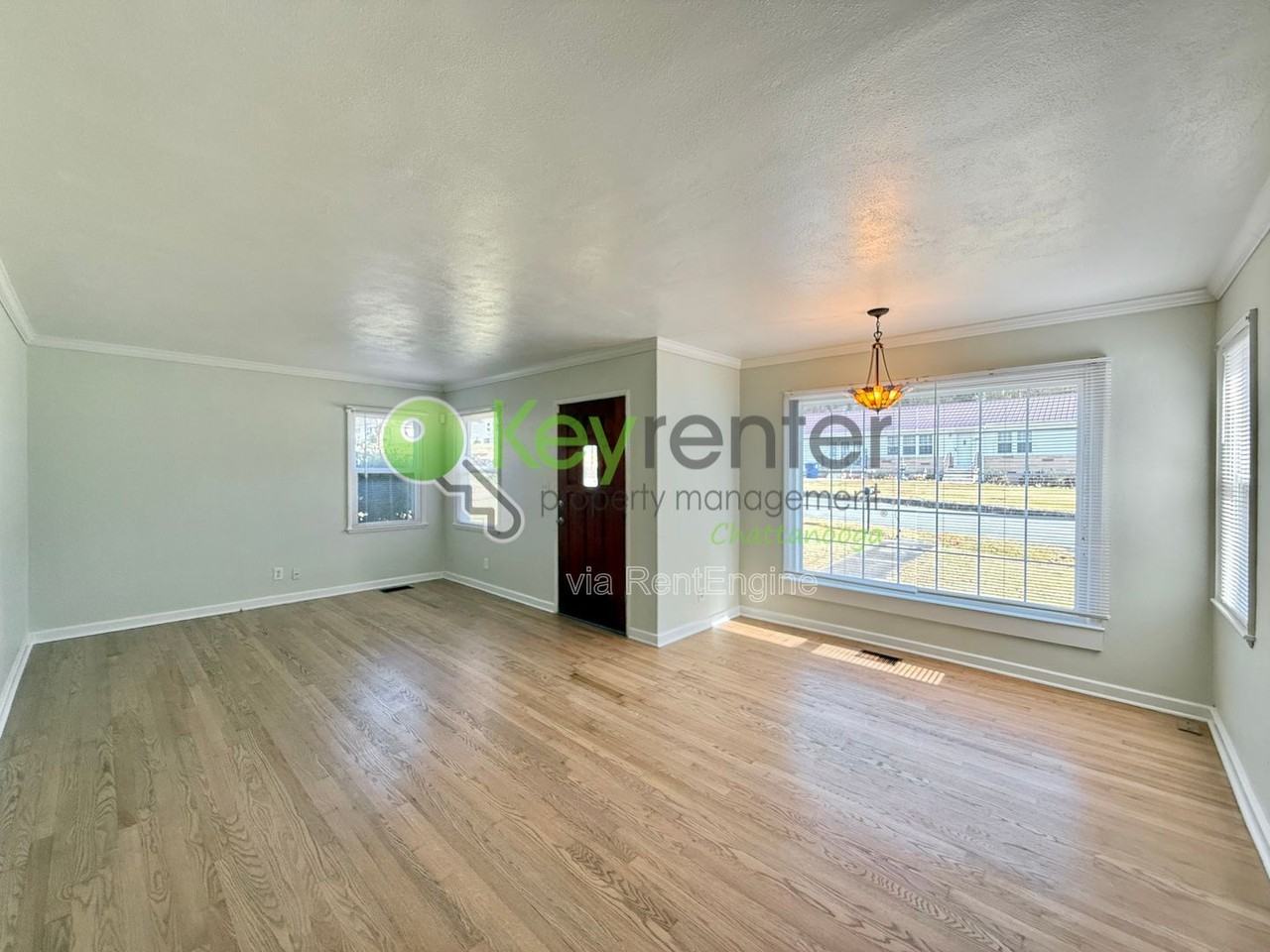 4803 Orchard View Ave - Photo 3 of 16