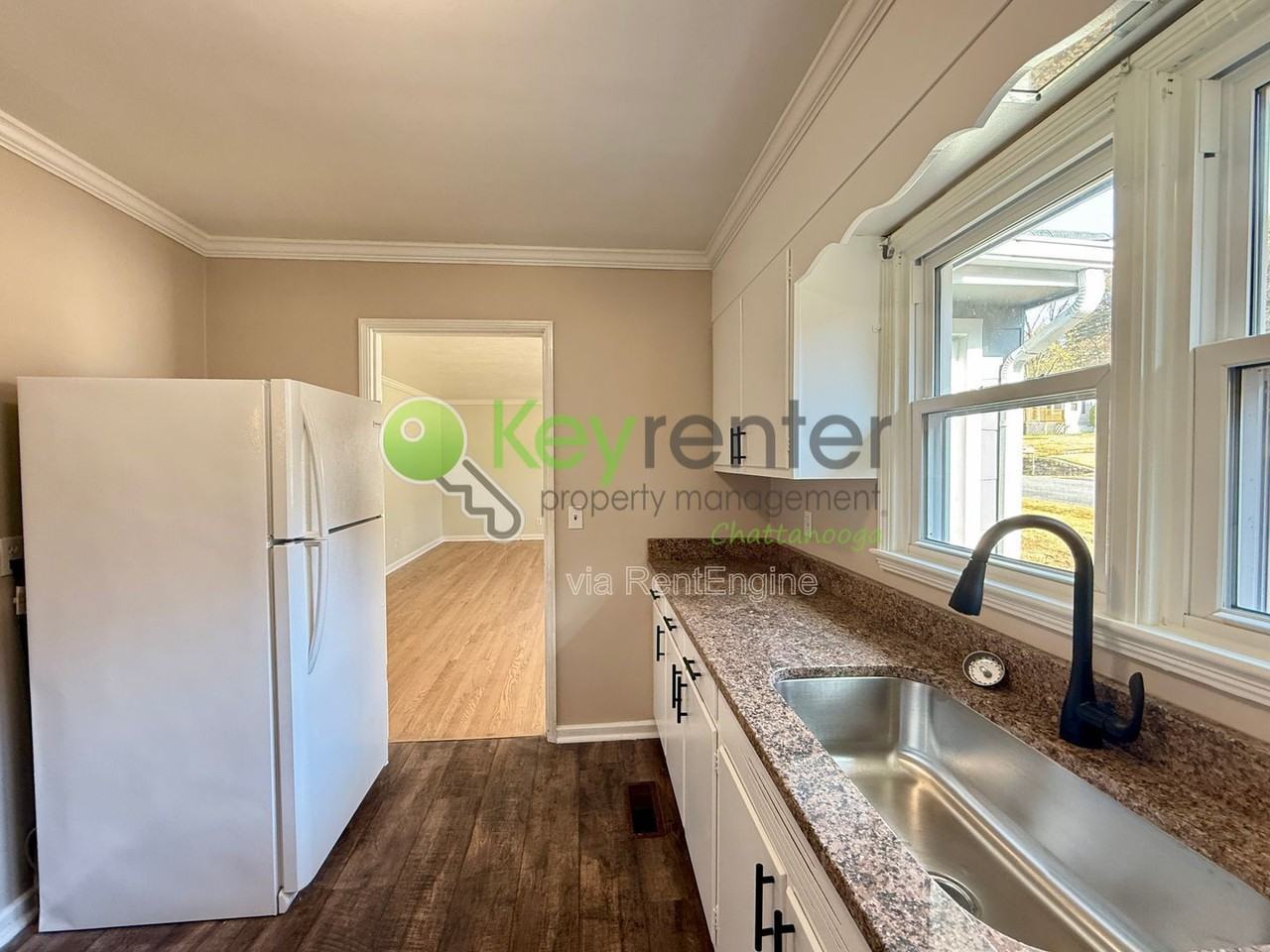 4803 Orchard View Ave - Photo 7 of 16