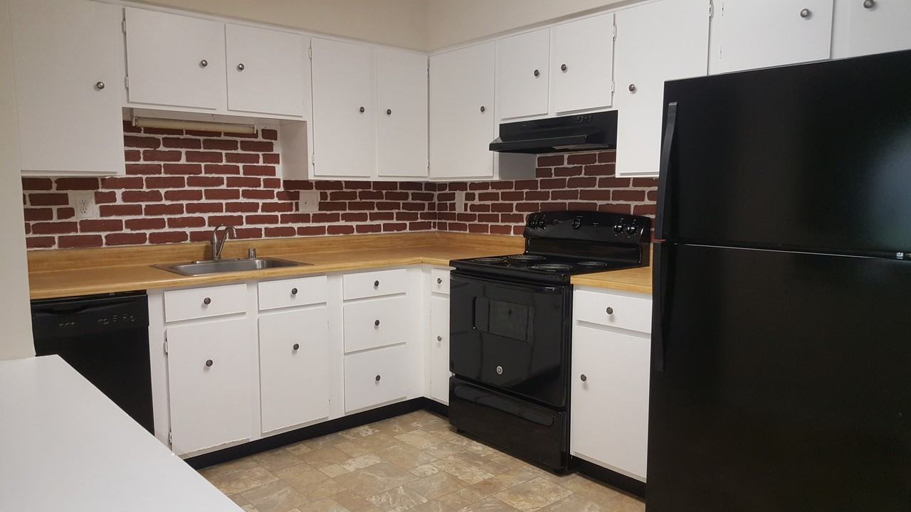 187 Farm Rd - Photo 4 of 27