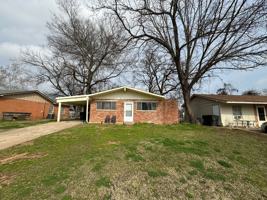 featured image of 4731 Okeefe St