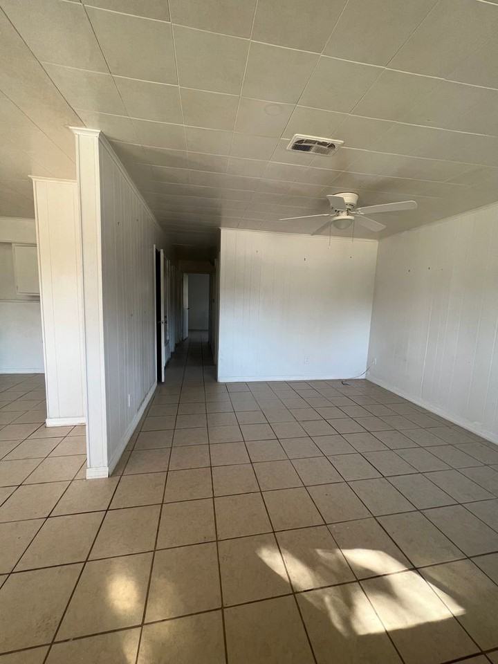 4731 Okeefe St - Photo 4 of 6