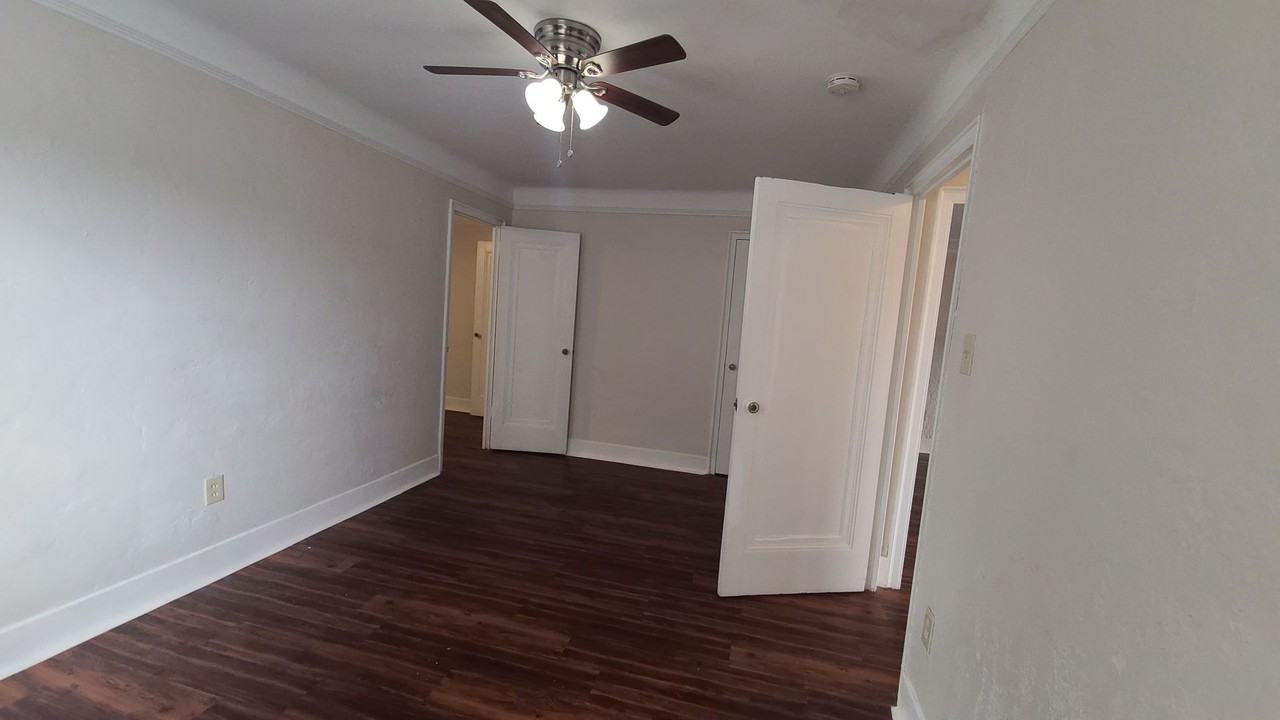 732 Roselawn Associates, LLC. - Photo 6 of 21