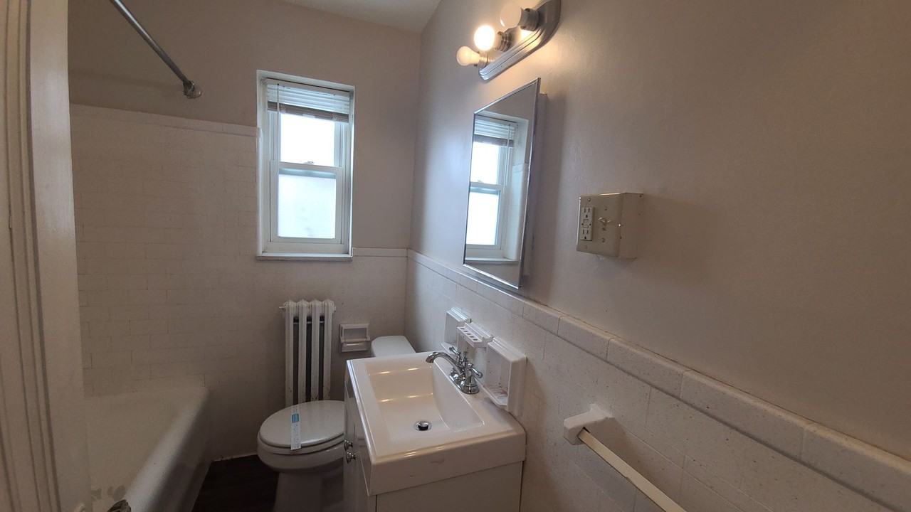 732 Roselawn Associates, LLC. - Photo 7 of 21