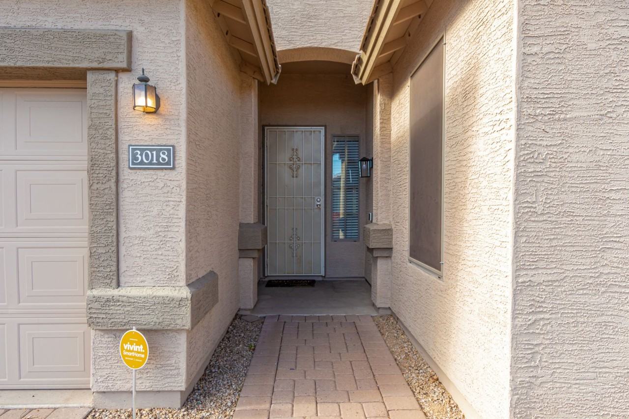 3018 S 102nd Ln - Photo 2 of 35