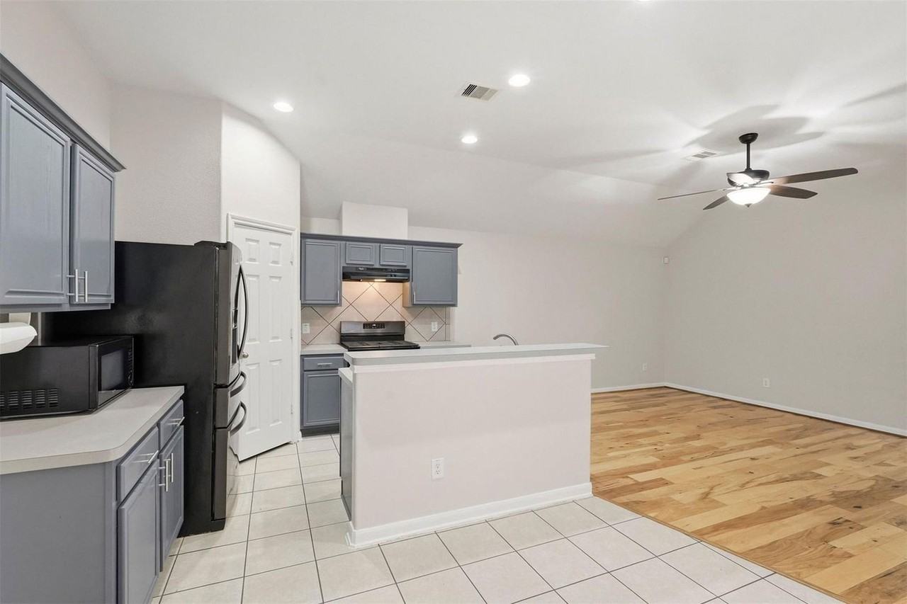 13218 Southpoint Ln - Photo 6 of 25