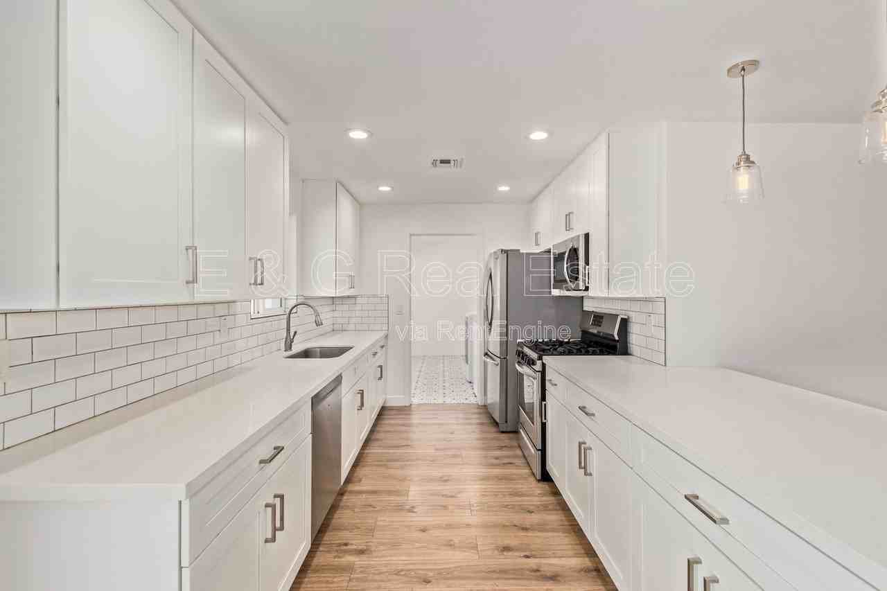 1809 E Concorda Dr - Photo 2 of 24