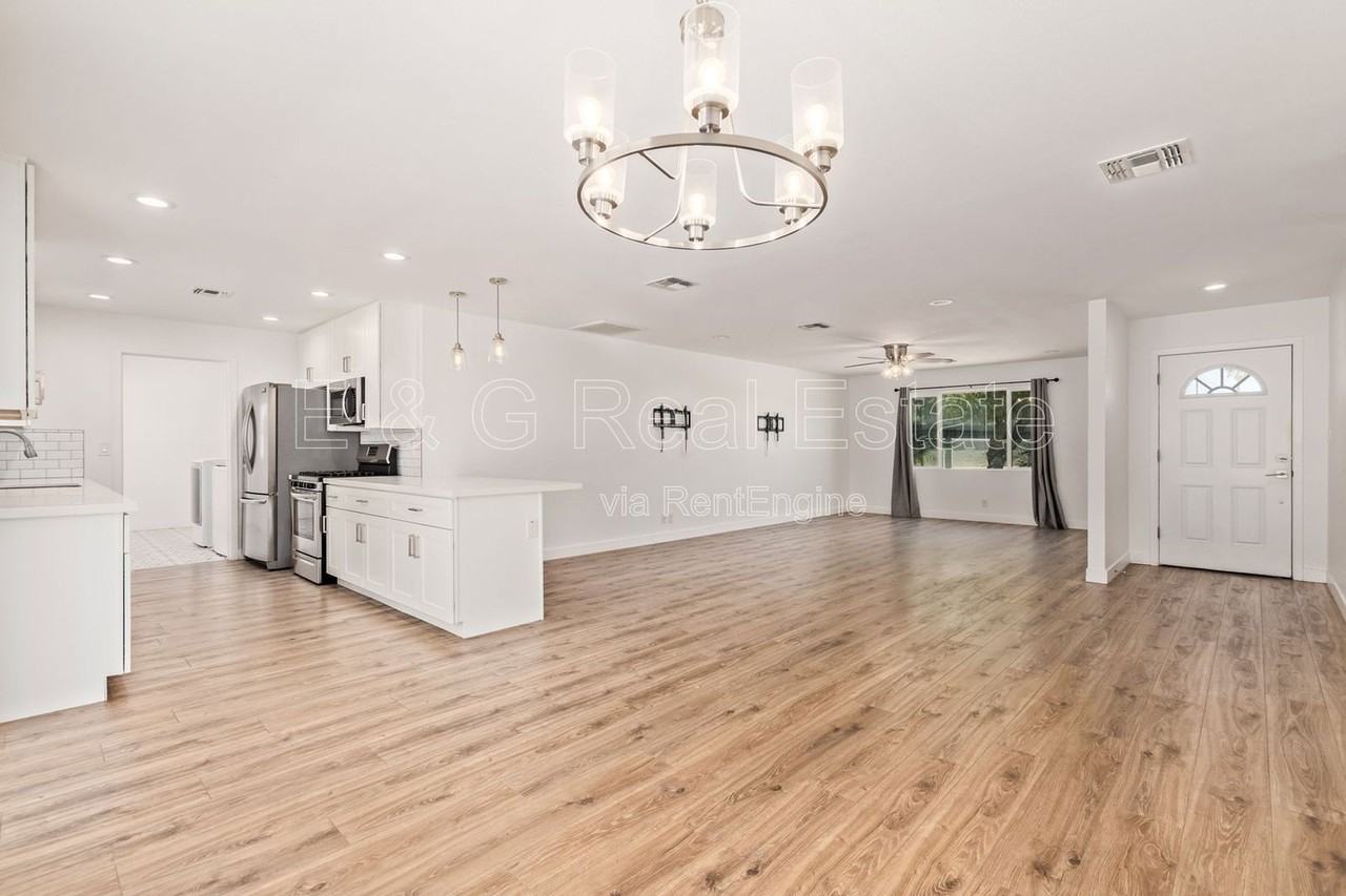 1809 E Concorda Dr - Photo 6 of 24