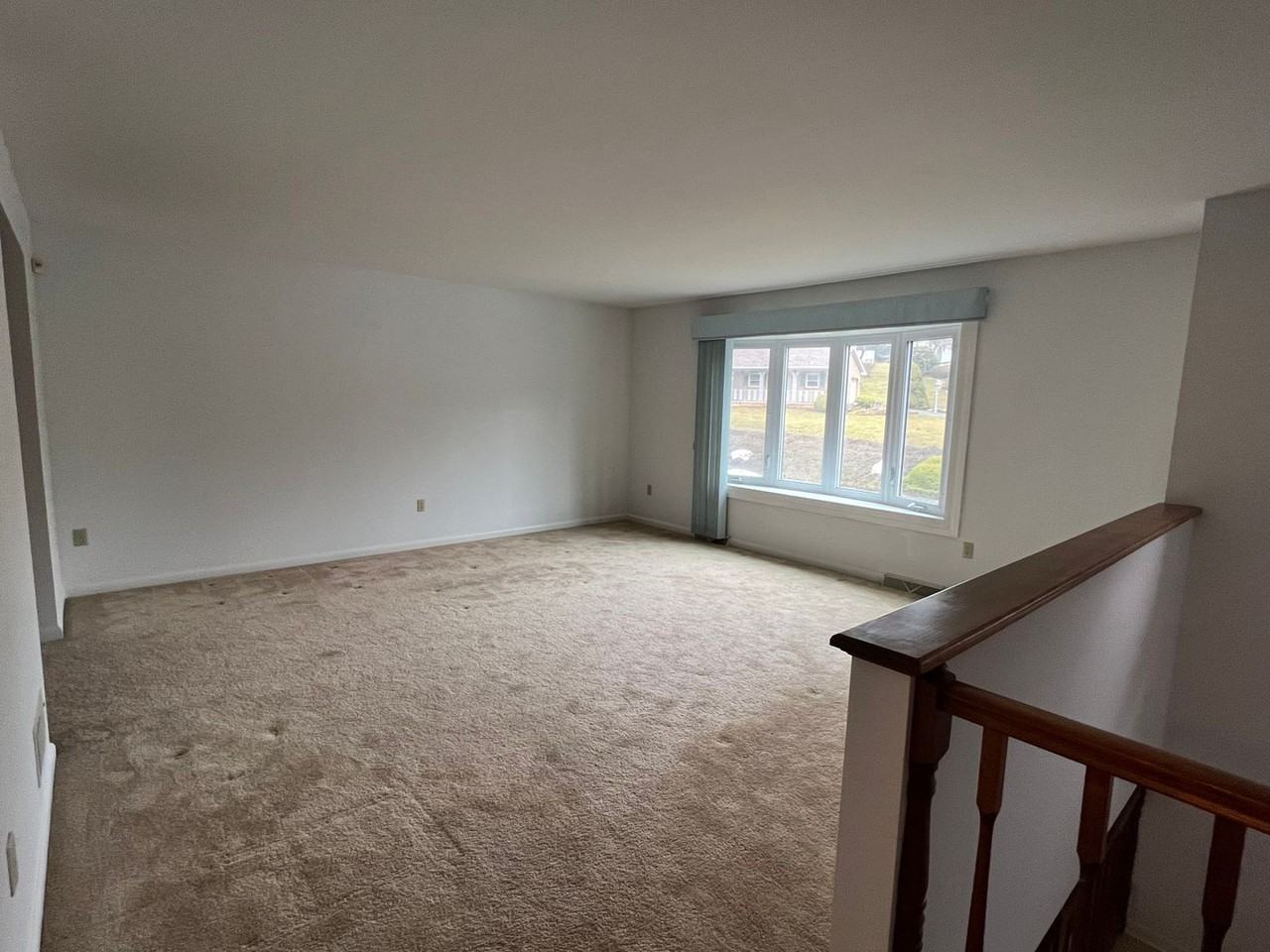 334 Allegheny Dr - Photo 3 of 11