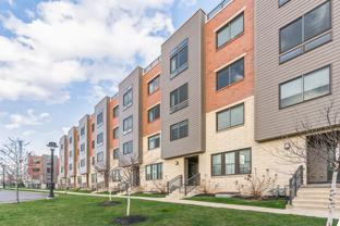 1012 Lakeview Ct - Photo 1 of 1