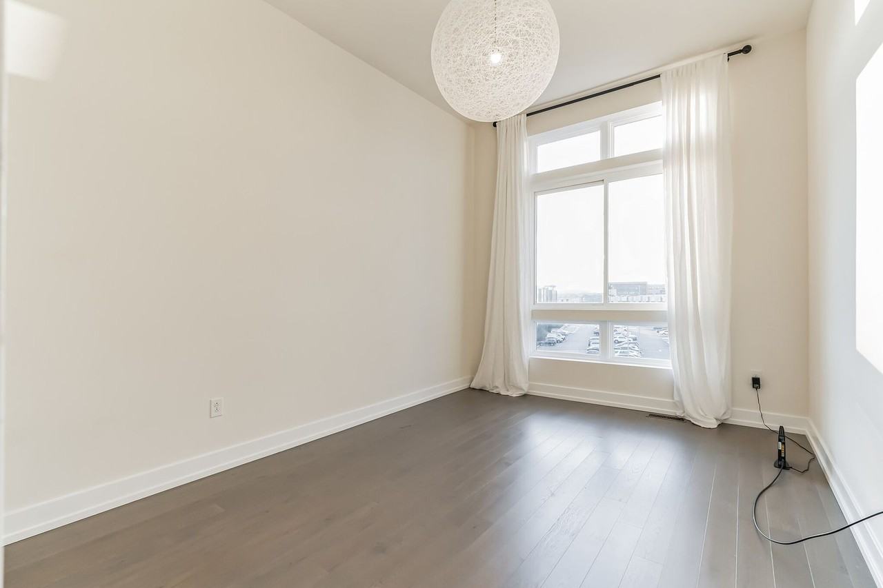 1012 Lakeview Ct - Photo 6 of 35