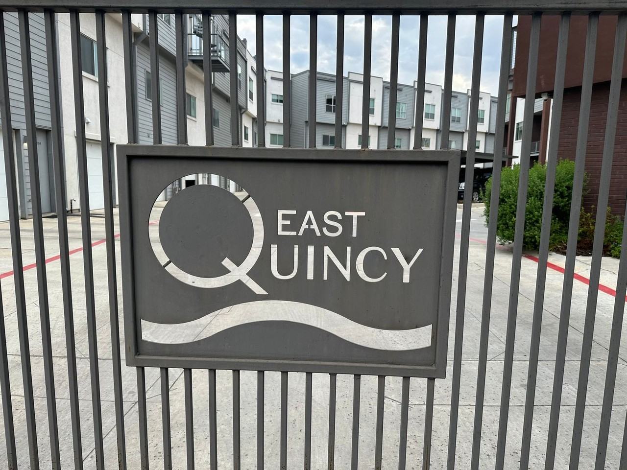 1130 E Quincy St - Photo 3 of 37