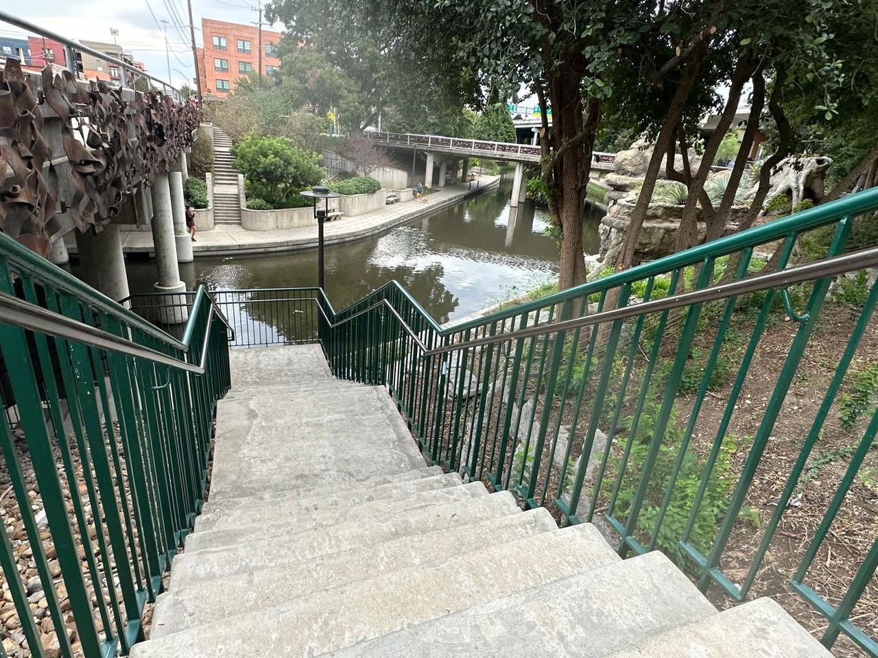 1130 E Quincy St - Photo 7 of 37