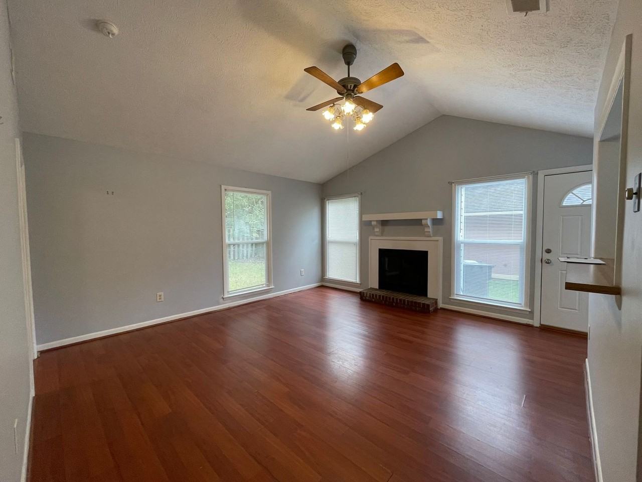 7060 Candlewood Dr - Photo 3 of 15