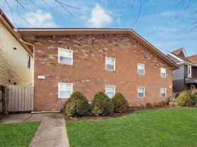 1393 Summit St - Photo 1 of 1