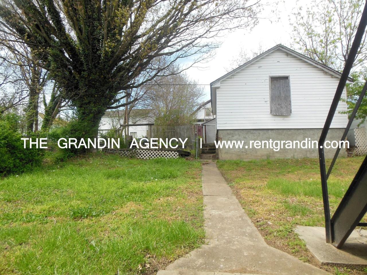 1220 Dale Ave Se - Photo 3 of 28