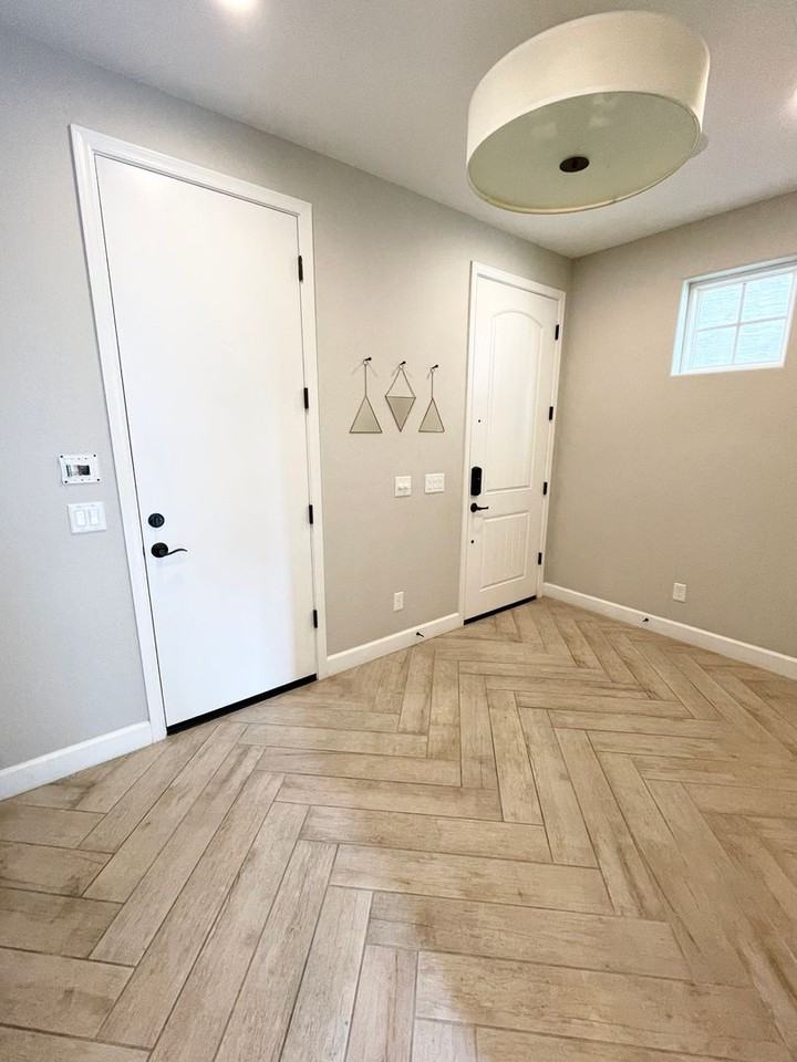 703 W Browning Pl - Photo 5 of 50