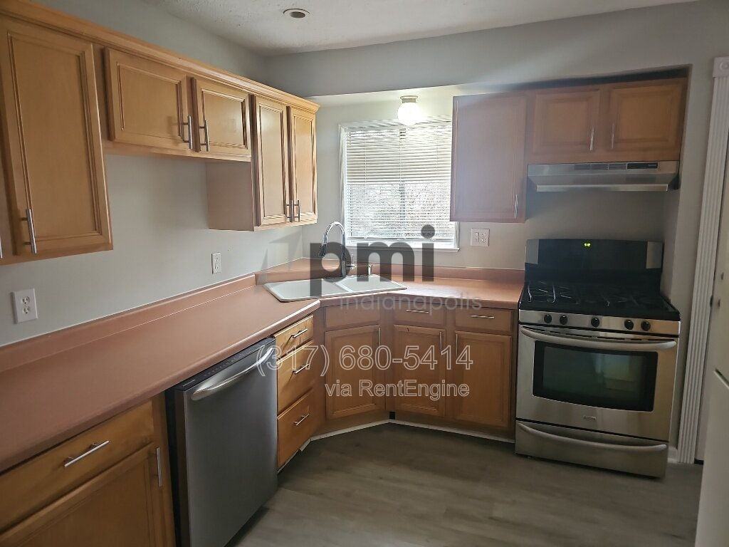 4138 N Irvington Ave - Photo 3 of 49