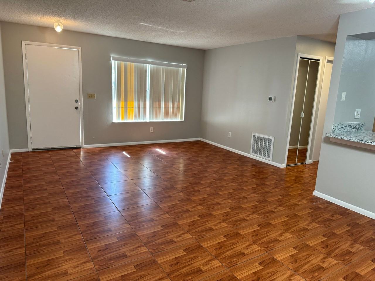 1100 Sophie Blvd - Photo 3 of 18