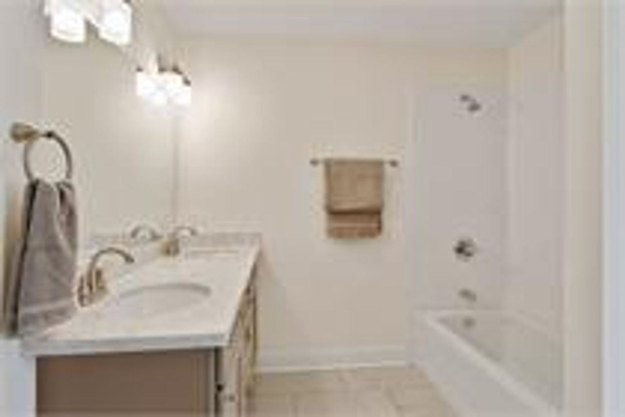 2239 Saint Andrew St - Photo 7 of 13