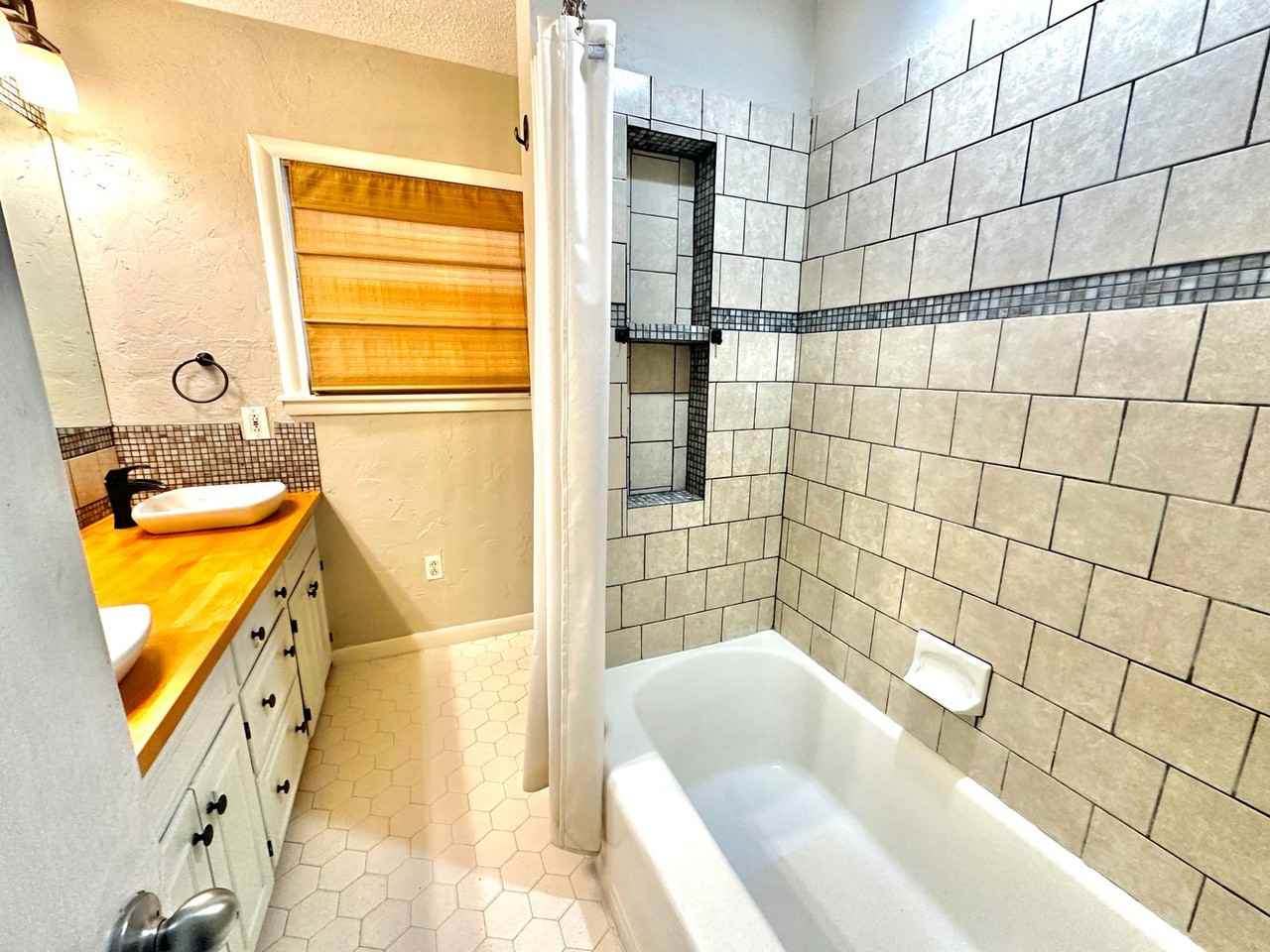 3601 30th St - Photo 7 of 16