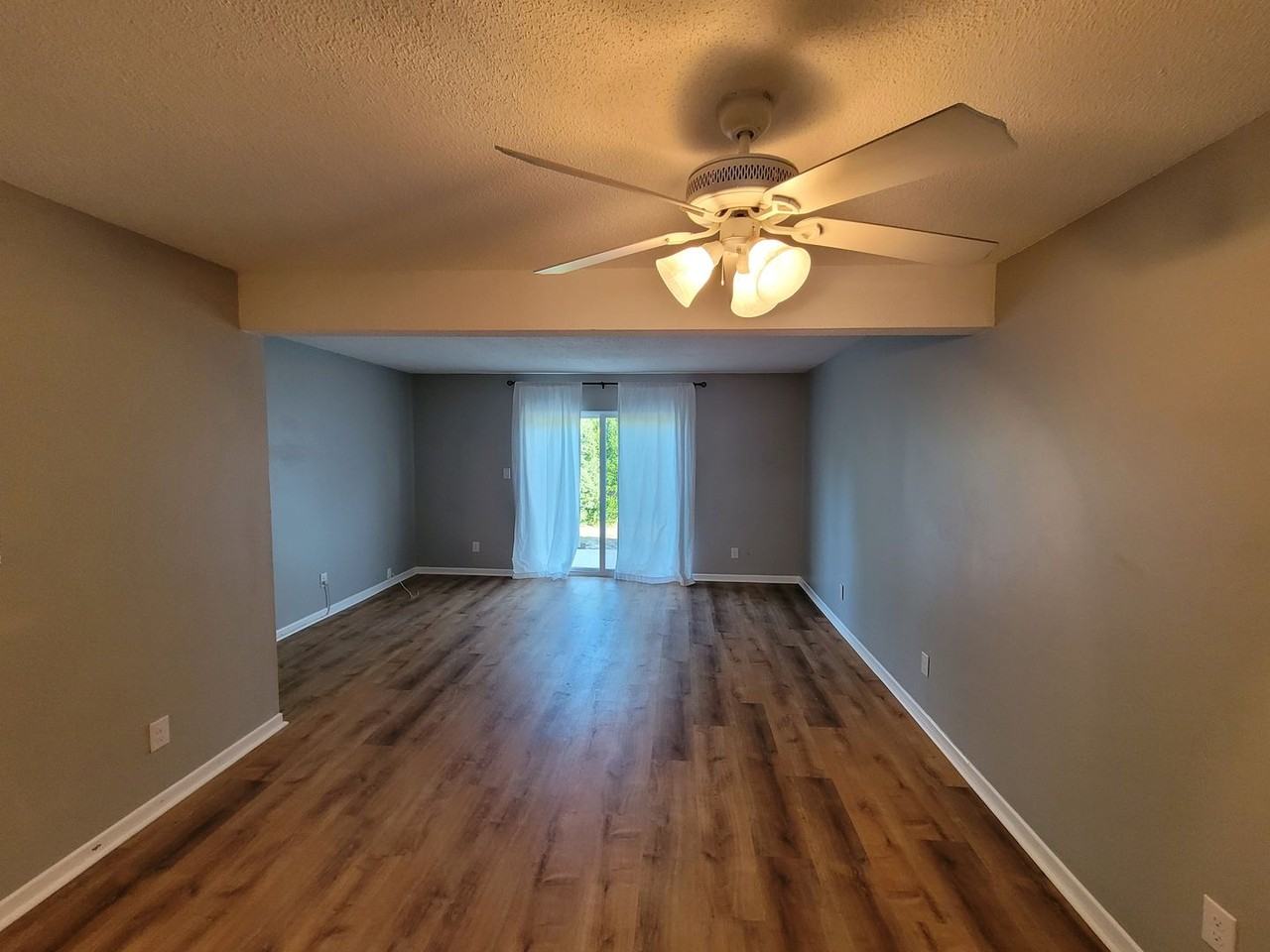 1202 Drake Ave - Photo 5 of 15