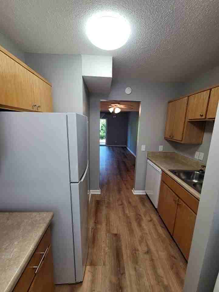 1202 Drake Ave - Photo 6 of 15