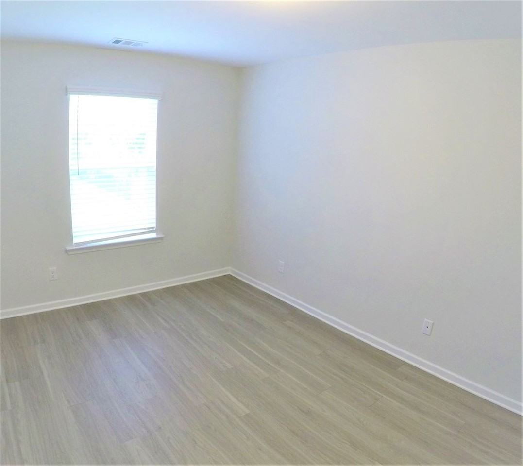 8 St Augustine Way - Photo 3 of 14