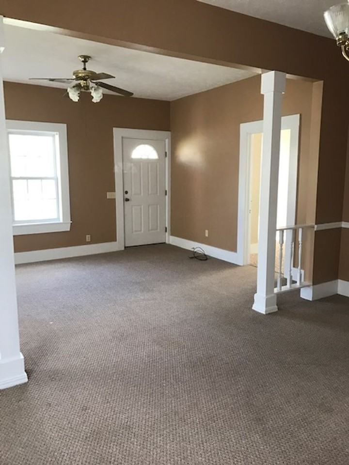 707 Jackson St - Photo 2 of 12